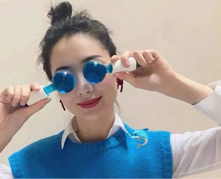 Instrumento de beleza para cuidados com a pele e massagem com ondas de gelo
Esfera cromoterapia