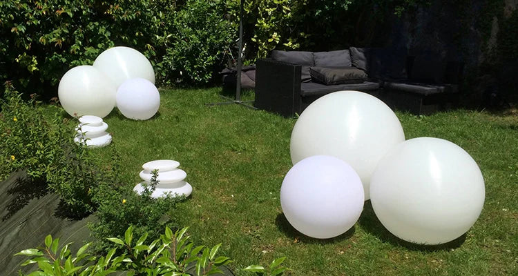 Luminária resort led bola luminosa jardim 20cm 30cm 40cm