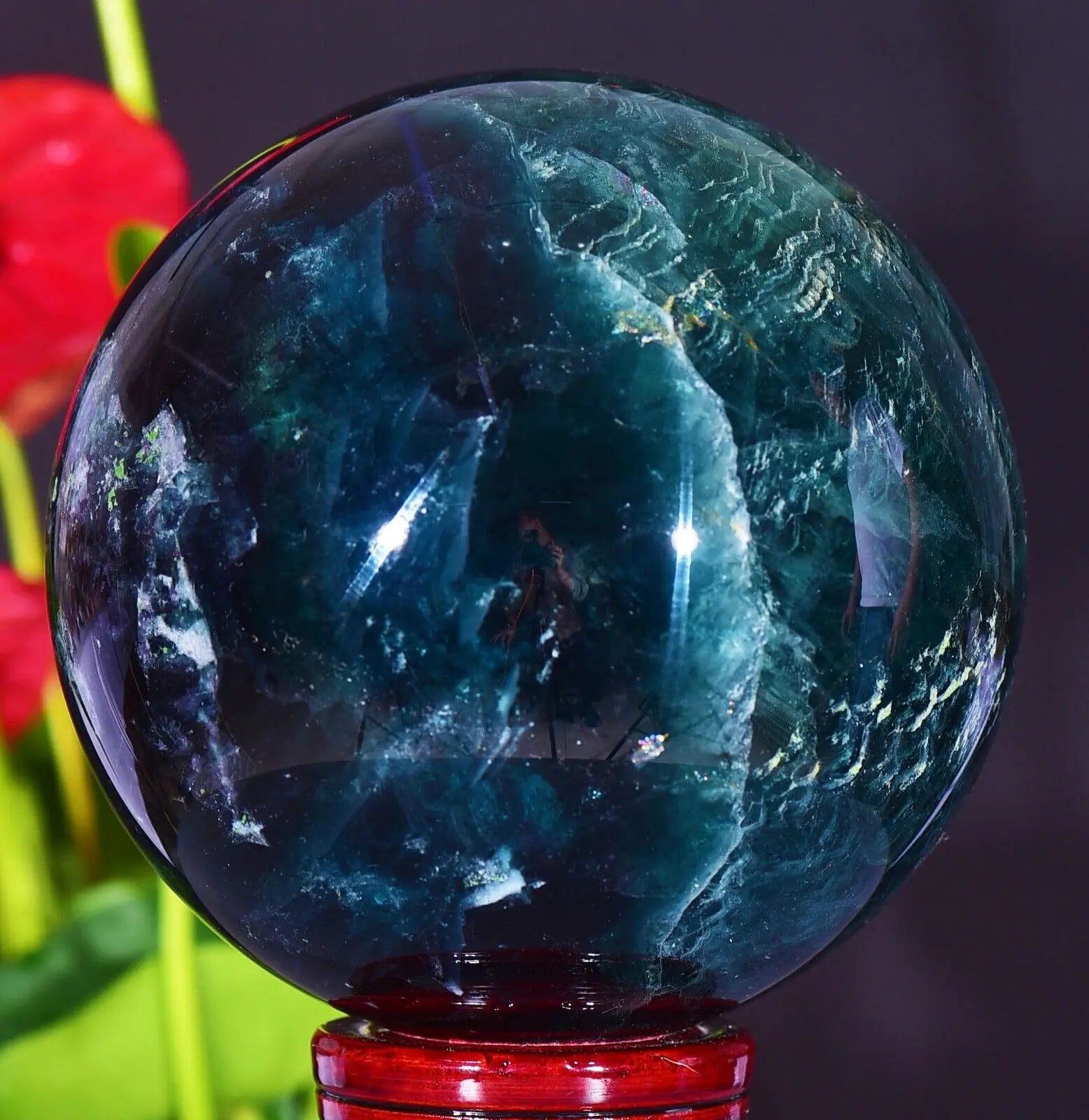 Esfera natural da bola de cristal de quartzo da fluorite da cor lustrou mineral