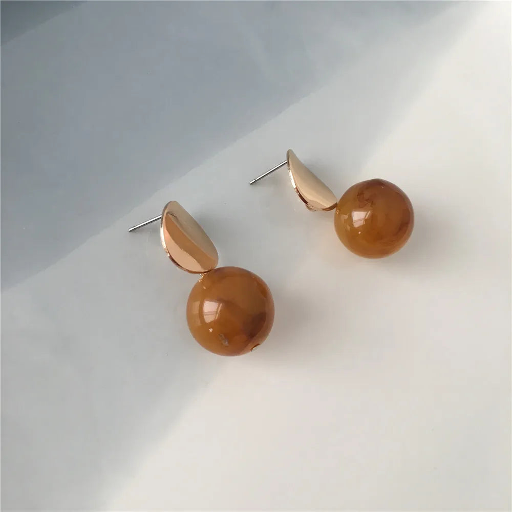 Brincos em formato de esfera mármore cor dourada para mulheres